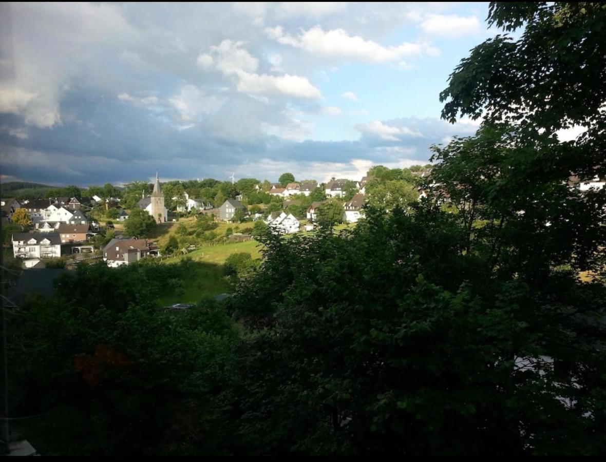Ferienwohnung & Zimmer Olpe bei Meschede Esterno foto